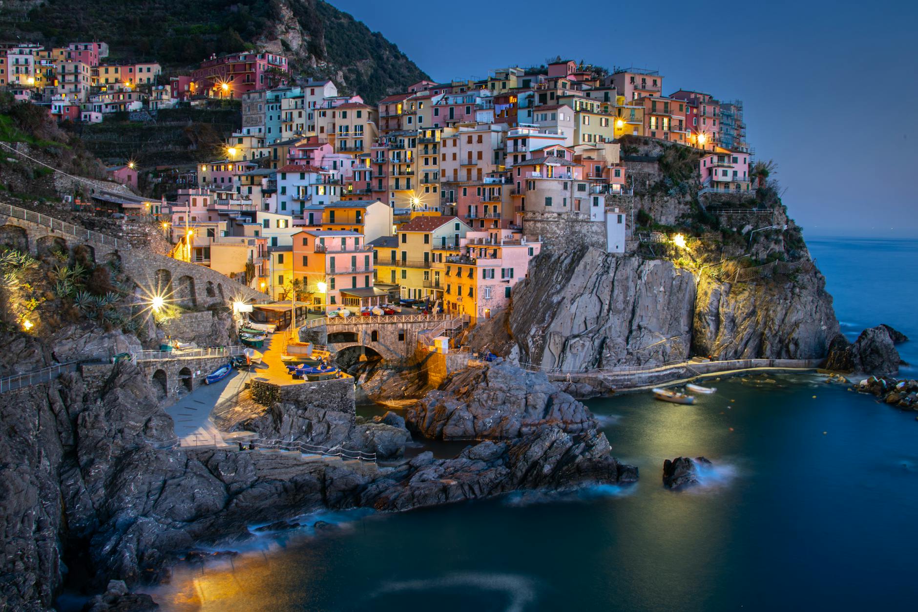 enchanting evening at manarola cinque terre