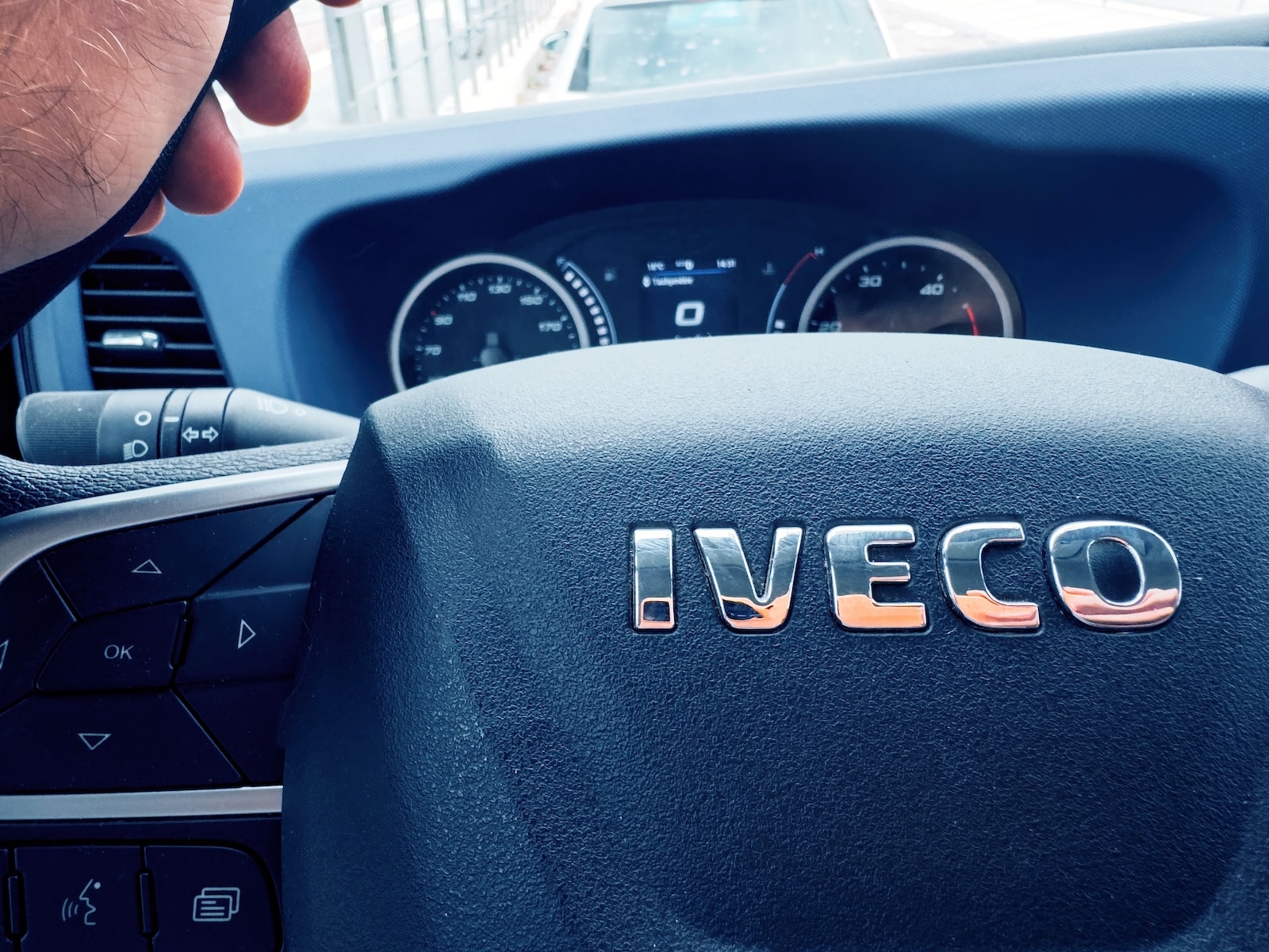 Scission industrielle : Iveco bientôt divisé entre Tata et Leonardo