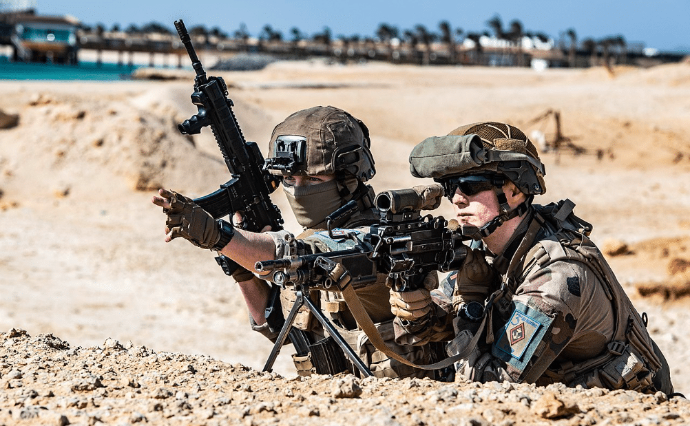 Vers un service militaire volontaire : ce que pourrait annoncer Emmanuel Macron